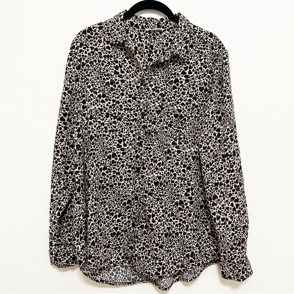 beachlunchlounge Tops - BeachLunchLounge Leopard Print Button Up Shirt Unsized ( large?)